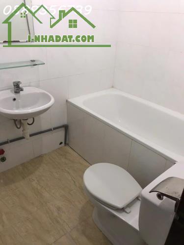 BÁN Nhà Nguyen Dinh Chieu, F4, Q3, HXH, 3 x 10m, 1 Trệt + 4 Lầu, nó hậu, 3 WC, 3 PN, rất - 4