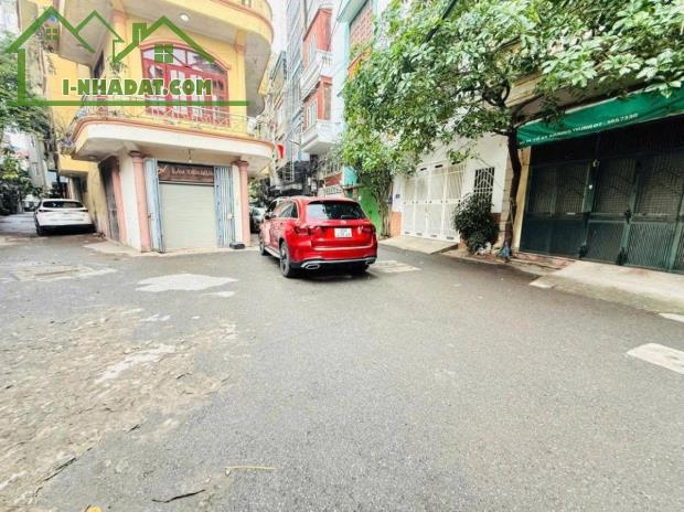 Bán nhà Phân Lô Ô tô tránh dừng đỗ- Phố Hoàng Văn Thái 52m2/ 5Tầng/MT 5.3m 19 Tỷ