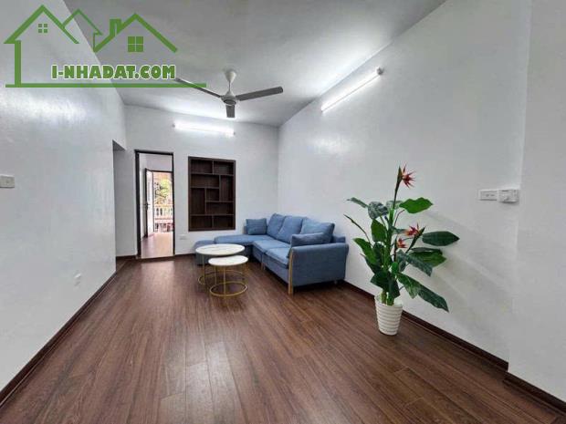 HOT!!! NHÀ TẬP THỂ KHU B NGHĨA TÂN – TẦNG 4 – 65M- 2 NGỦ - 2 VỆ SINH – GIÁ 3 TỶ 900 - 1