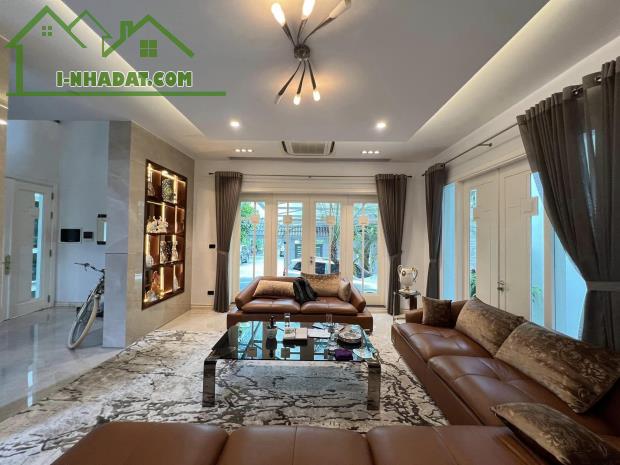 Cho thuê biệt thự Vườn Đào, đường Lạc Long Quân thông Võ Chí Công 200m2x5T full đẹp - 1