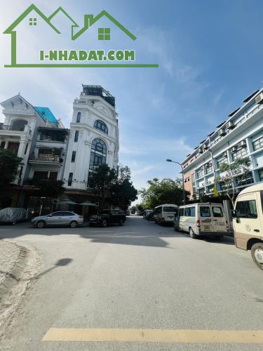 Tổng cục 5 Yên xá Thanh Trì, 65m 5 tầng vỉa hè rộng kinh doanh tấp nập. Giá 17 tỷ 390