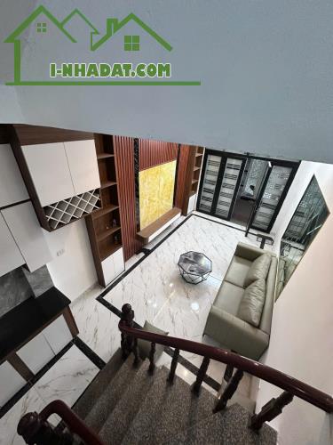 Cho thuê nhà ngõ 89 Thanh Lân, 4 tầng x 30m2, 2 ngủ, 9 Triệu ở gia đình