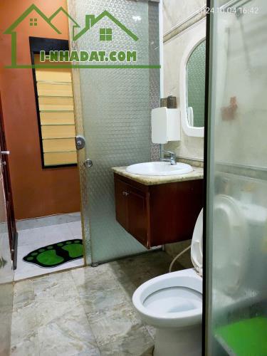 Bán CHDV hẻm xe tải sát đường Tạ Quang Bửu P2Q8. 8.5 tỷ - 2