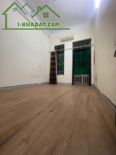 Cho thuê nhà nguyên căn  ngõ 649 Lĩnh Nam, 35m2 x 2 tầng, 2 ngủ, 6 Triệu