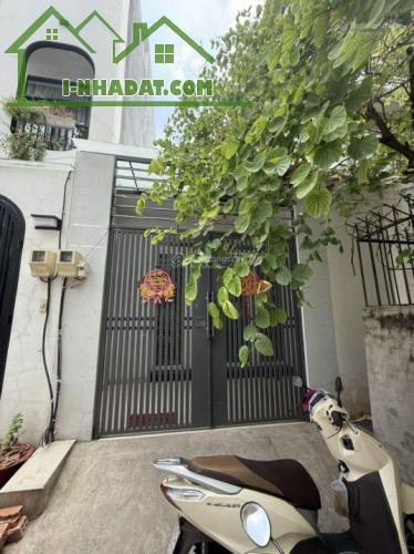 Bán Nhà tại khu VIP Kiều Đàm, đường xe hơi quay đầu, Q7, HCM, 9,6 tỷ, 77m2