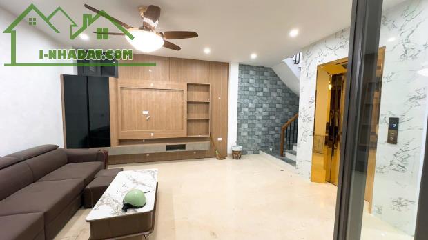 BÁN NHÀ VŨ TRỌNG PHỤNG 35M 6T MT4 GIÁ 9,8 TỶ THANG MÁY NHÀ MỚI TINH DÂN XÂY - 1