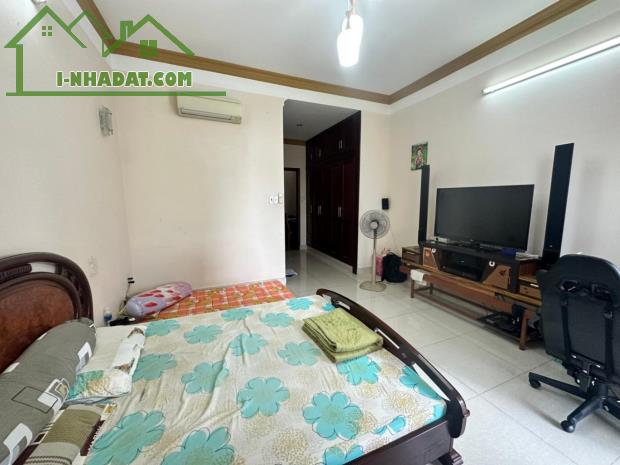 NGAY CỔNG VẠN PHÚC CITY, 4 TẦNG NỘI THẤT CAO CẤP ÔTÔ VÀO NHÀ 8,6X25 CHỈ 28 TỶ. - 1