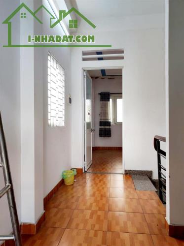 NHÀ ĐẸP - GIÁP CHỢ PHẠM VĂN BẠCH & QUANG TRUNG - HXH - DT 66M² - 3 TẦNG LẦU CHỈ 6.X TỶ - 4