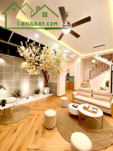 BÁN NHÀ HOÀNG VĂN THÁI, 6 TẦNG THANG MÁY, GARA Ô TÔ, KINH DOANH