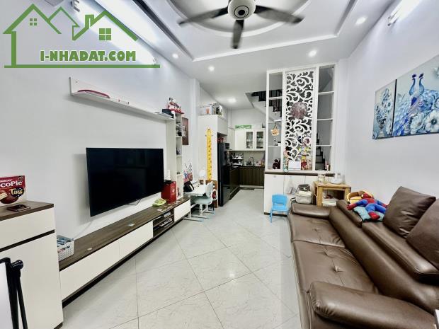 BÁN NHÀ KHƯƠNG ĐÌNH . 30M 5T MT3,5 GIÁ NHỈNH 7 TỶ CON THƯƠNG LUỌNG !