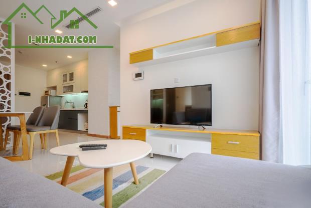 Vinhomes Central Park  Căn hộ 2PN sang trọng, sổ hồng riêng – Giá tốt chỉ 8.2 tỷ với