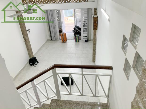 Cho thuê nhà mới 3 lầu hẻm xe hơi đường Hồ Thành Biên Phường 4 Quận 8 - 1