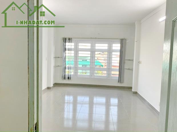Cho thuê nhà mới 3 lầu hẻm xe hơi đường Hồ Thành Biên Phường 4 Quận 8 - 3