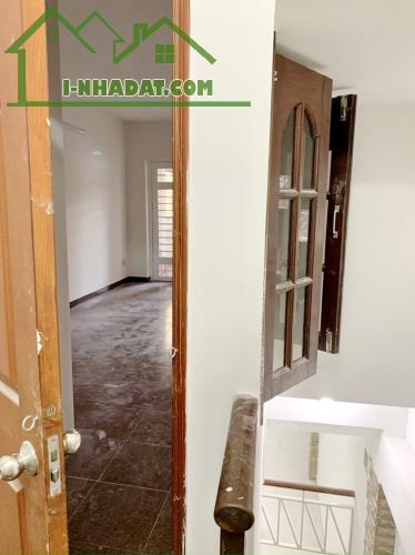 Cho thuê nhà mới 3 lầu hẻm xe hơi đường Hồ Thành Biên Phường 4 Quận 8 - 4