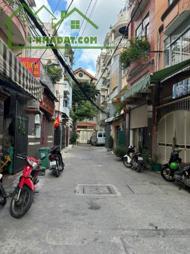 Bán nhà HXH  nhà cách 200m ra đường Lạc Long Quân Quận Tân Bình 33 m2, 4 PN, 6.8 tỷ - 1