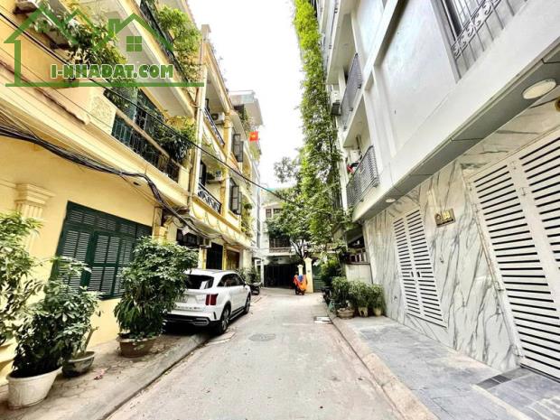 TRUNG TÂM ĐỐNG ĐA Ô TÔ TRÁNH, VỈA HÈ, GẦN HỒ, 2 KHE THOÁNG Ở CỰC SƯỚNG, MÓNG 7 TẦNG, CÓ TH