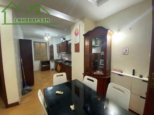 chung cư phố VỌNG, 100m, 3 ngủ, 2 wc, 14 triệu, full nội thất
