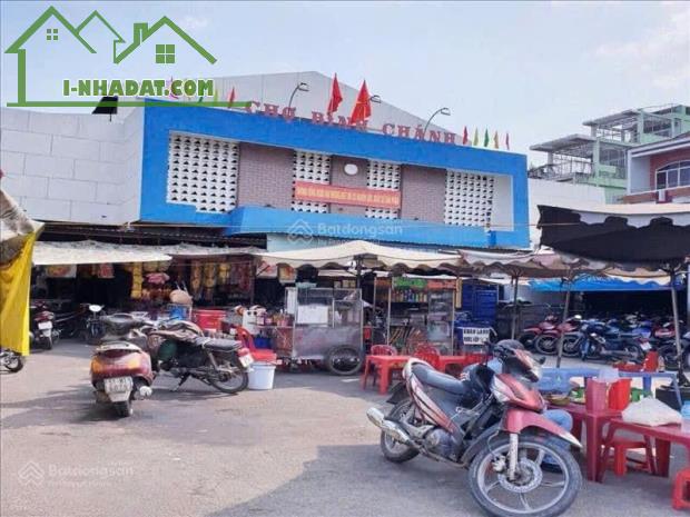 CHÍNH CHỦ BÁN GẤP NHÀ  MẶT TIỀN 2 LẦU GIÁ 1TỶ270TRIỆU - NGAY SAU LƯNG CHỢ BÌNH CHÁNH ĐANG - 1