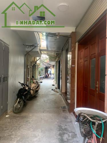 BÁN ĐẤT TẶNG NHÀ GIẢNG VÕ -ĐỐNG ĐA- DIỆN TÍCH 54M2-MT 3,3M-7.5 TỶ