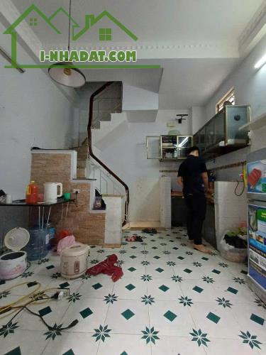 Cho thuê nhà nguyên căn ngõ 79, 8/3 Hai Bà Trưng, 5 tầng x 20m2, 2 ngủ, 8 Triệu - 1