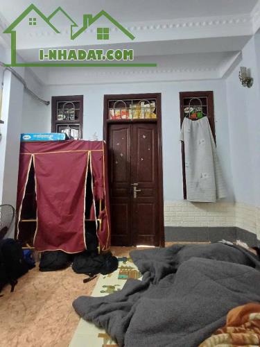 Cho thuê nhà nguyên căn ngõ 79, 8/3 Hai Bà Trưng, 5 tầng x 20m2, 2 ngủ, 8 Triệu - 2