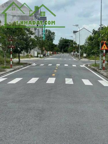 Chính chủ cần bán đất ngay KCN Vsip  đường Dt742 giá rẻ - 1