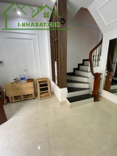 CHO THUÊ! Nhà Lạc Long Quân, Tây Hồ: 50m2, 13 tr/th, 2 Thoáng. Full đồ, Ô tô Gần - 1