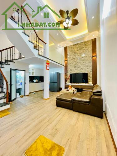CĂN DUY NHẤT 3 TẦNG 38M2,NGÕ Ô TÔ ,THOÁNG 2 MẶT-TRUNG TÂM HAI BÀ TRƯNG SỔ ĐẸP GIÁ CHỈ 4.1 - 1