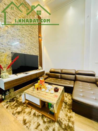CĂN DUY NHẤT 3 TẦNG 38M2,NGÕ Ô TÔ ,THOÁNG 2 MẶT-TRUNG TÂM HAI BÀ TRƯNG SỔ ĐẸP GIÁ CHỈ 4.1 - 2