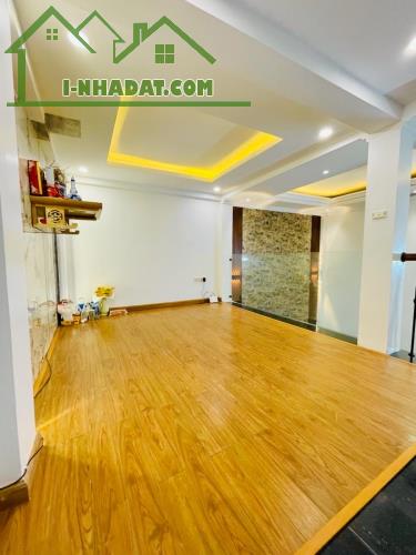 CĂN DUY NHẤT 3 TẦNG 38M2,NGÕ Ô TÔ ,THOÁNG 2 MẶT-TRUNG TÂM HAI BÀ TRƯNG SỔ ĐẸP GIÁ CHỈ 4.1 - 5