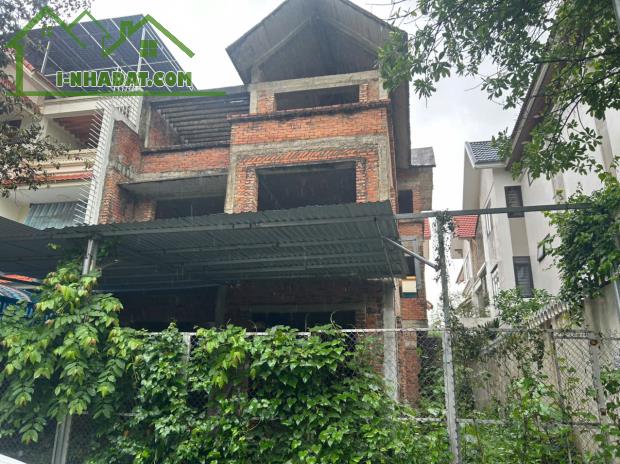 Cho thuê làm nhà kho, chính chủ, biệt thự 200m đất, 3 tầng ( khoảng 600m sử dụng) tại Khu - 3