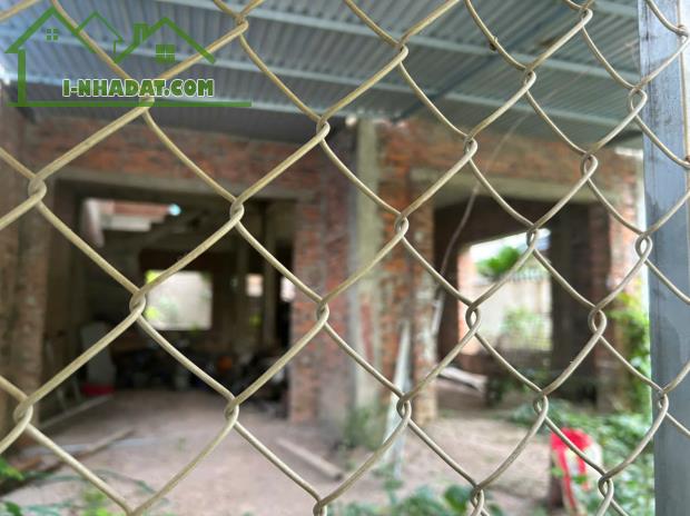 Cho thuê làm nhà kho, chính chủ, biệt thự 200m đất, 3 tầng ( khoảng 600m sử dụng) tại Khu - 4