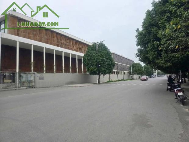 Cần bán 108m2 đất Ngọc Thuỵ, ngay trường pháp, cv, Hồng Tiến kéo dài. Giá đầu tư. LH - 1