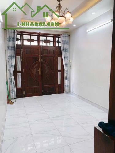 🔥 HÀNG HOT !!! TRUNG TÂM TIỆN ÍCH - HẺM XE HƠI ĐẬU CỬA . - 1