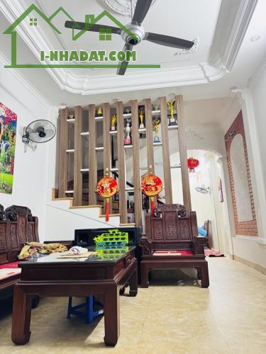 Bán nhà Lĩnh Nam, gần ô tô 40m 5 tầng, mặt tiền 4m giá nhỉnh 6 tỷ