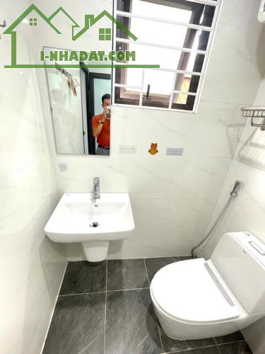 QUÁ HIẾM  - LẠC LONG QUÂN - NHỈNH 5 TỶ - 6 TẦNG THANG MÁY - SỔ HOA HẬU - 5