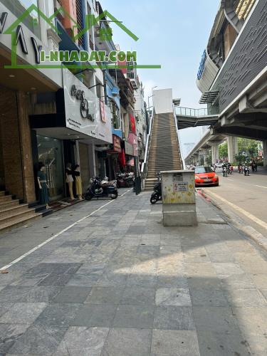 Cần bán nhà mặt ngõ Quang Trung, Hà Đông, 30m ra mặt phố, lô góc