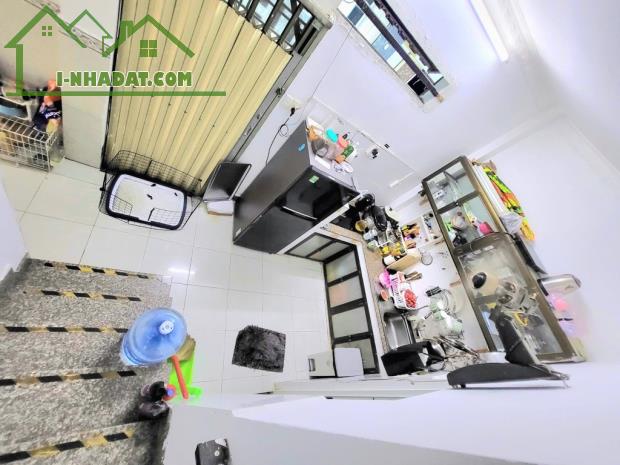 KẸT TIỀN BÁN GẤP – NHÀ LÔ GÓC 2 MẶT TIỀN, DIỆN TÍCH KHỦNG 44M², NGANG GẦN 4M – GIÁ CHỈ 6 - 3