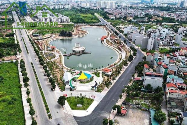 bán mảnh đất Long Biên, 180m, mặt tiền 8m, vỉa hè, 2 container tránh nhau, full thổ cư