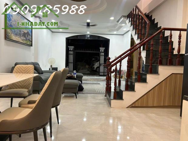 Bán Nhà 2 Tầng Mới Xây full NT-May lạnh, Tivi– 85m² – SHR – Gara ÔTô –ngay Chợ Long