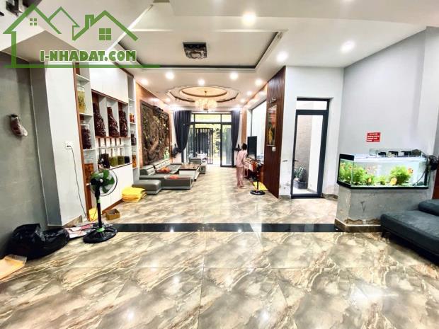 Bán Nhà Đường Tân Kỳ Tân Quý,Ngay Nhà Thờ Bình Thuận-131m2 - 5,5x20x4 Tầng - 11,4 Tỷ - 1