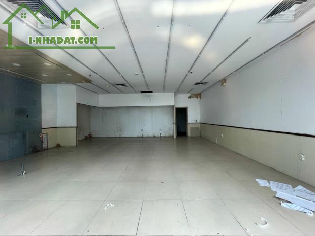 Bán chung cư 36 Phạm Hùng - Vị trí thuận lợi