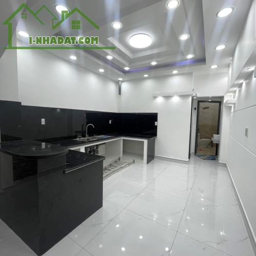 Chỉ 4.39 tỷ giao chìa khóa nhà 4 tầng đẹp 4x17m, Trần Văn Mười. - 1