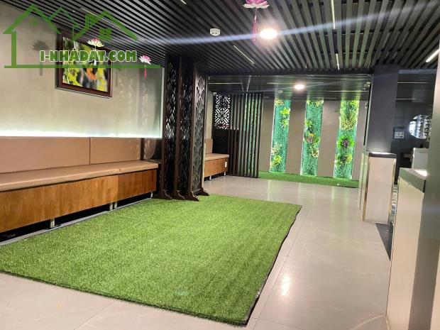 BÁN GẤP NHÀ HÀNG CAO CẤP 8 TẦNG - VỊ TRÍ VÀNG QUẬN 10 - 2