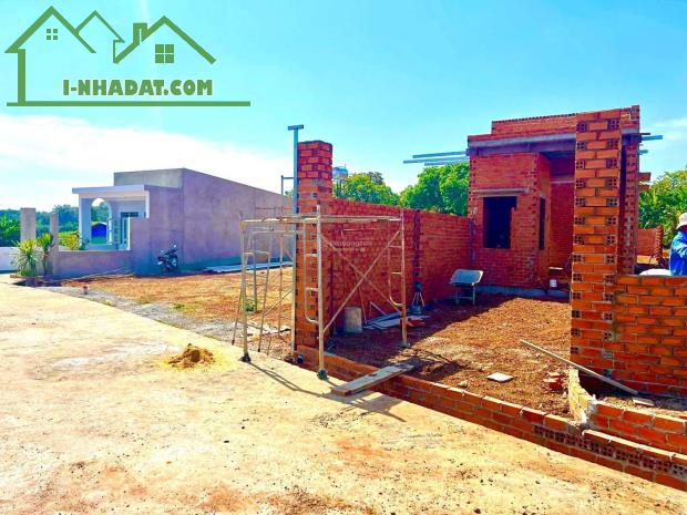 BÁN GẤP 2 LÔ 10X41=410M2 SỔ RIÊNG SÁT CHỢ, DÂN CƯ ĐÔNG GIÁ 290 TRIỆU