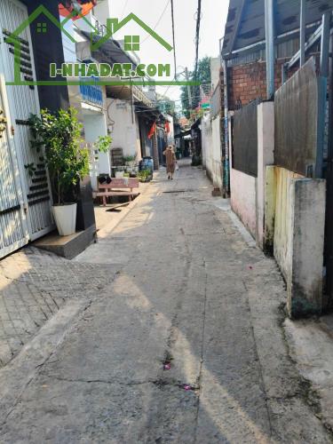 HƠN 2 TỶ CÓ NHÀ 3 TẦNG 6PN HẺM 3 GÁC THÔNG - CVPM QUANG TRUNG- TÂN CHÁNH HIỆP- QUẬN 12 - 1