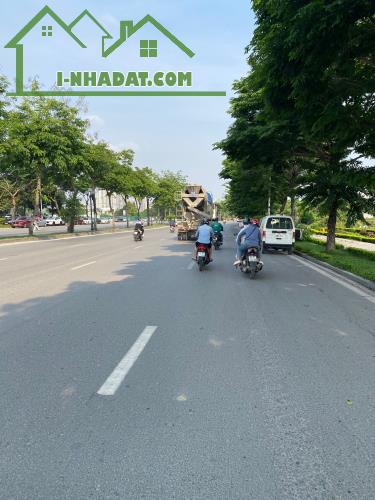 NHÀ MỚI XÂY – XUÂN PHƯƠNG – NGÕ THÔNG – Ô TÔ ĐỖ CỬA – THANG MÁY NHẬP KHẨU – Ở NGAY