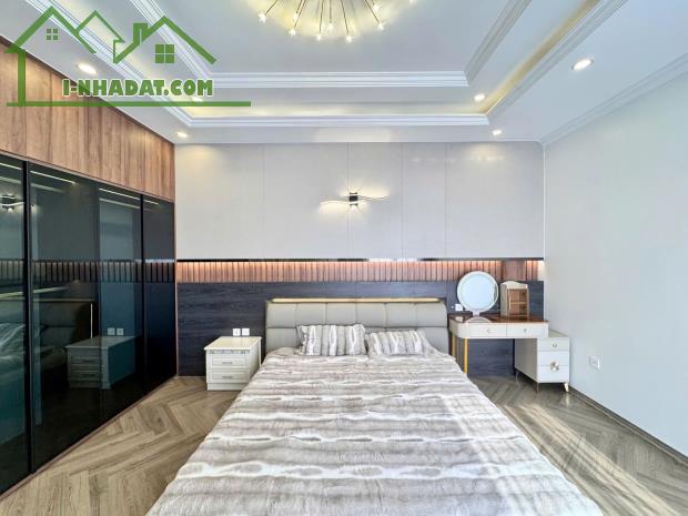 BÁN NHÀ MP HOANG VĂN THÁI-THANH XUÂN. DT81M, 7T THANG MÁY, MT3.6M. GIÁ 39.5 TY - 3