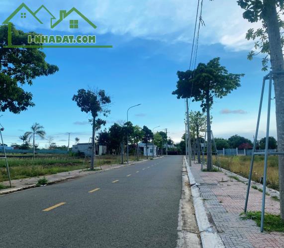 CHỦ KẸT TIỀN GỬI BÁN GẤP LÔ ĐẤT ĐƯỜNG SỐ 28 HÒA LONG 140M2/ 1TY5 - 1