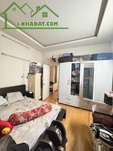 HOÀNG HOA THÁM P7 BÌNH THẠNH - HẺM RỘNG - NHÀ 2 TẦNG Ở NGAY - GIÁ 5.3 TỶ. - 3